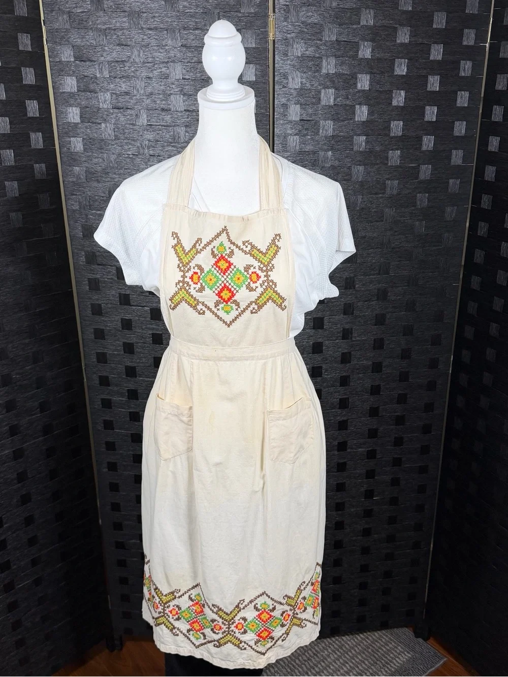 Vintage Handmade Cross Stitch Folk Art Floral Apron Cottagecore Retro Pockets